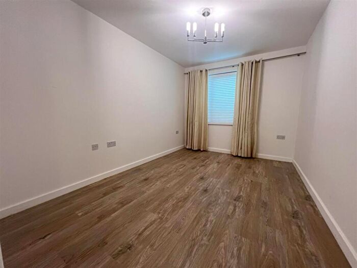 2 Bedroom Apartment To Rent In Glenalmond Avenue, Cambridge, CB2