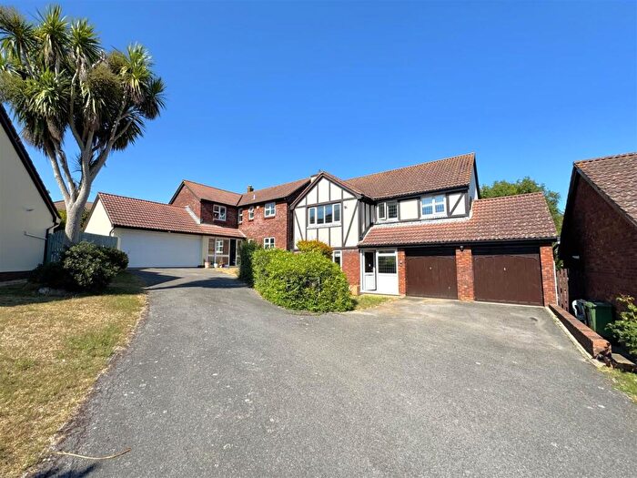 4 Bedroom Detached House For Sale In Whitecross Drive, Rodwell, DT4