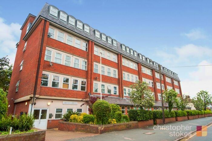 2 Bedroom Ground Maisonette To Rent In Trinity House, Waltham Cross, EN8