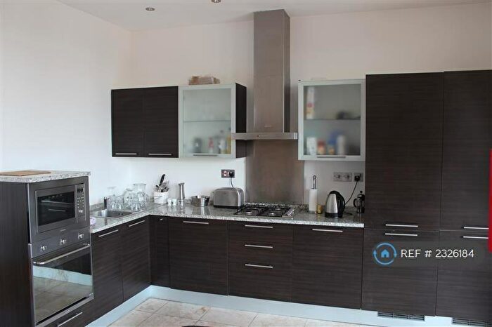 1 Bedroom Flat To Rent In Kilmuir House, Epsom, KT17