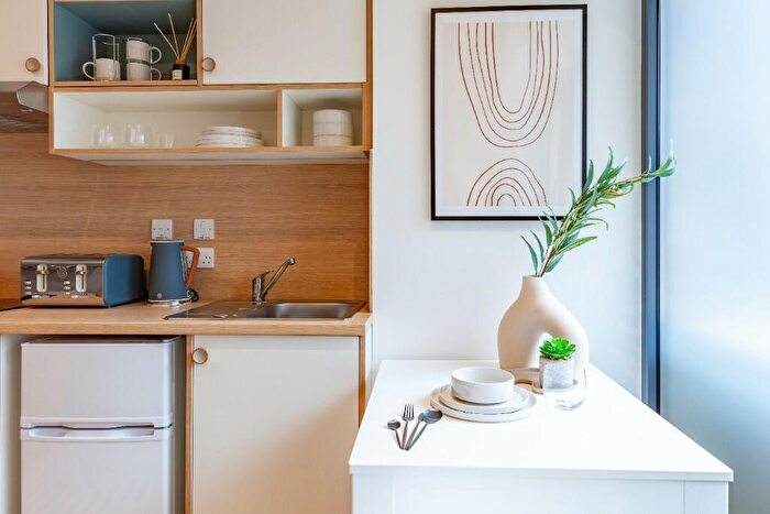 Studio To Rent In Gladstone Road, Exeter, Devon, EX1