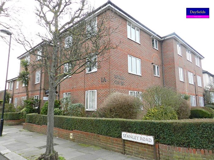1 Bedroom Flat To Rent In Stanley Road, Enfield, Enfield, EN1