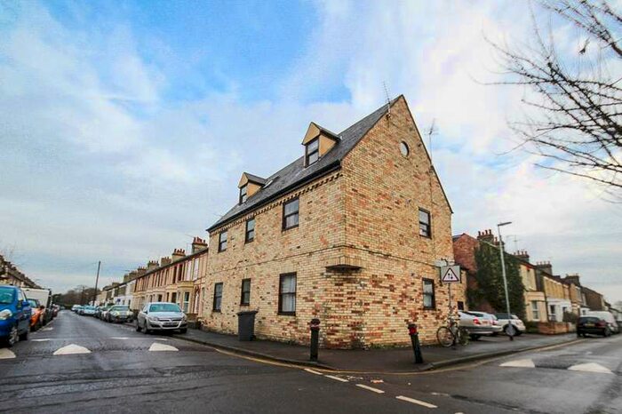 1 Bedroom Property To Rent In Alfred Court, St Phillips Road, CB1