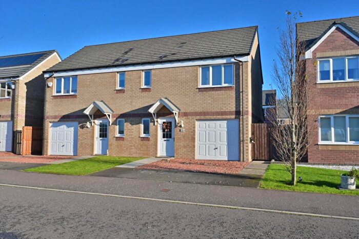 3 Bedroom Semi-Detached House For Sale In Craigmuir Drive, Bishopton, PA7