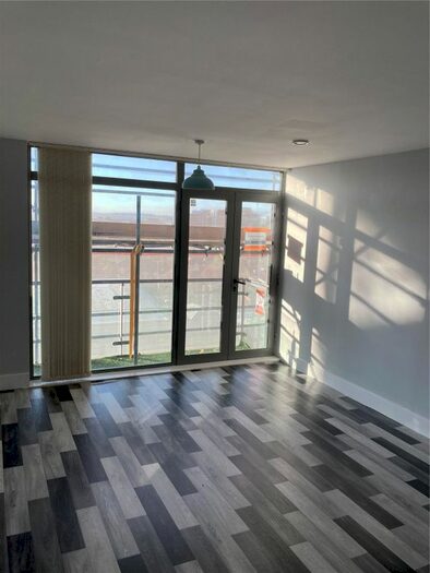 2 Bedroom Flat To Rent In Henry Street, Liverpool, Merseyside, L1