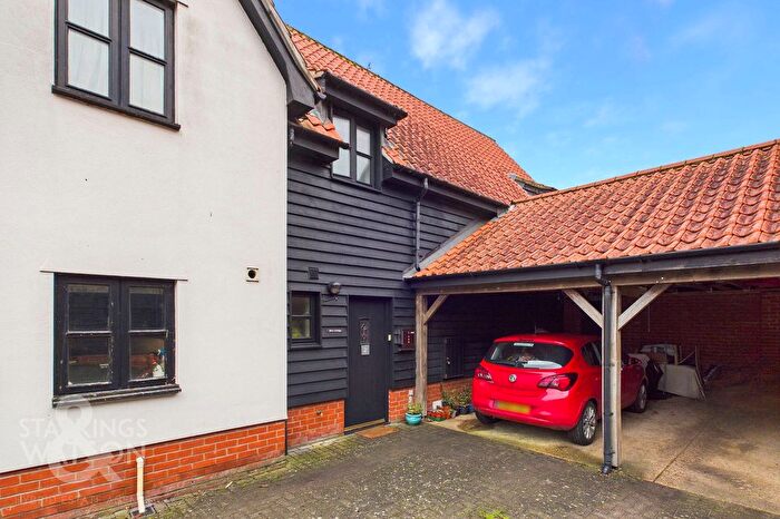 3 Bedroom Semi Detached House For Sale In Street Farm Gardens, Gislingham, Eye, IP23