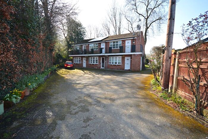 1 Bedroom Flat For Sale In Kevin Court, Belgrave Crescent, Woodsmoor, SK2