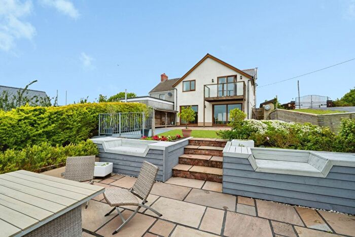 3 Bedroom Semi-detached House For Sale In Pendderi Road, Llanelli, Carmarthenshire, SA14