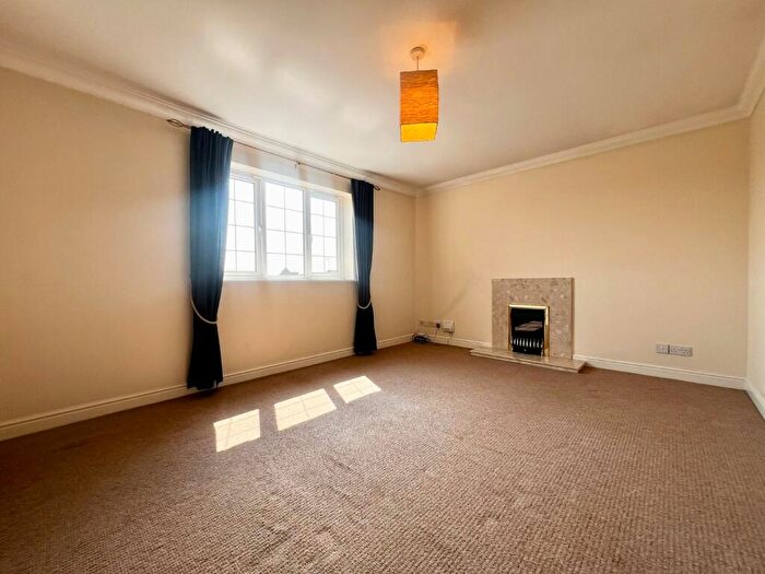 2 Bedroom Flat To Rent In Mill View Road, Beverley, East Riding Of Yorkshire, HU17