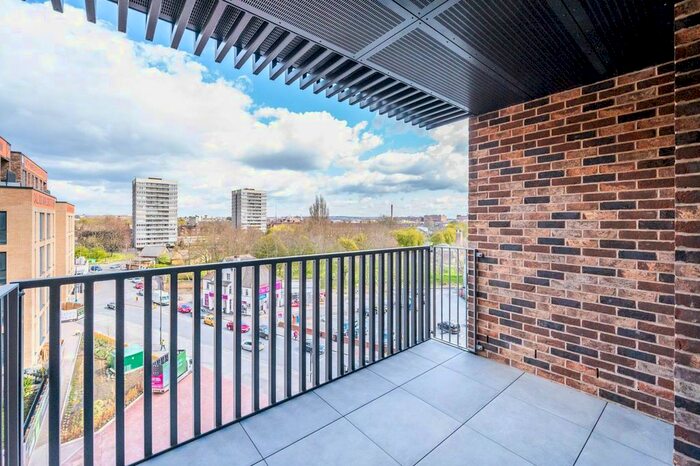 1 Bedroom Flat To Rent In Plough Lane, Earlsfield, London, SW17