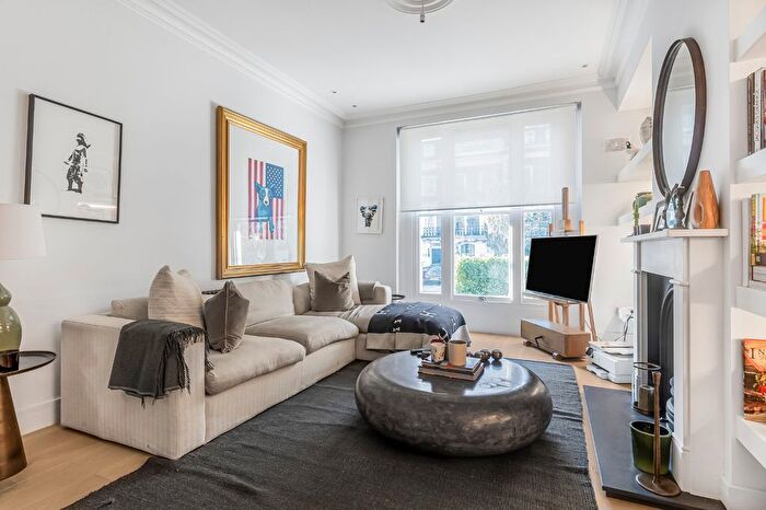 3 Bedroom Flat To Rent In Ledbury Road, Notting Hill, London, W11