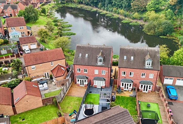 3 Bedroom Semi-Detached House For Sale In Canalside View, Kilnhurst, Mexborough, S64