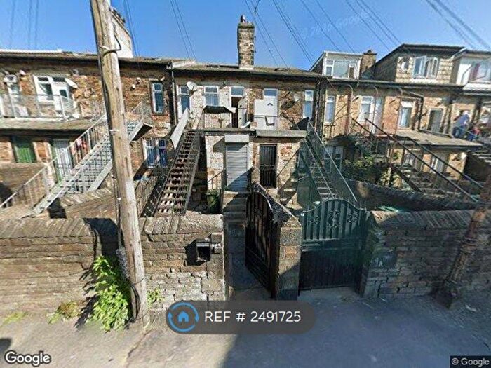 2 Bedroom Maisonette To Rent In Duckworth Lane, Bradford, BD9