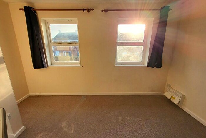 1 Bedroom Flat For Sale In Oak Manor Drive, Cheltenham, Gloucestershire, GL52