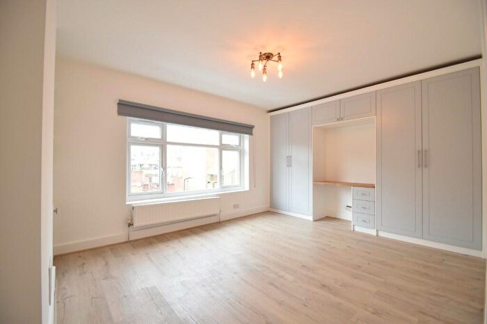 1 Bedroom Maisonette To Rent In Hoxton Street, London, N1
