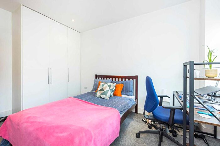 2 Bedroom Apartment To Rent In Kingsland Passage, Dalston Junction, E8