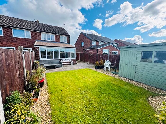 3 Bedroom Semi-Detached House For Sale In Lewis Close, Adlington, Chorley, PR7