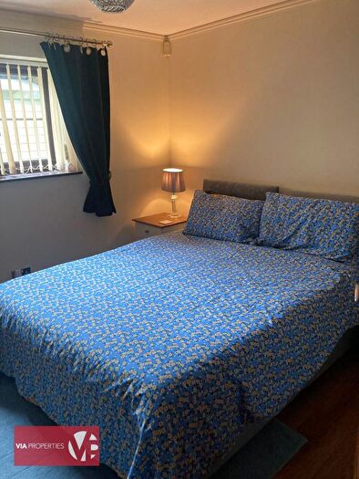 2 Bedroom Bungalow For Sale In Burford Street, Hoddesdon, EN11