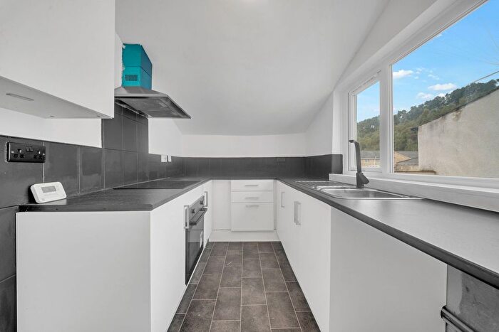 4 Bedroom Property To Rent In Elizabeth Street, Rossendale, BB4