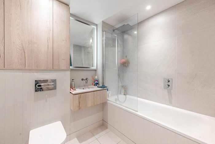 1 Bedroom Flat To Rent In Merrion Avenue, Stanmore, Stanmore, HA7