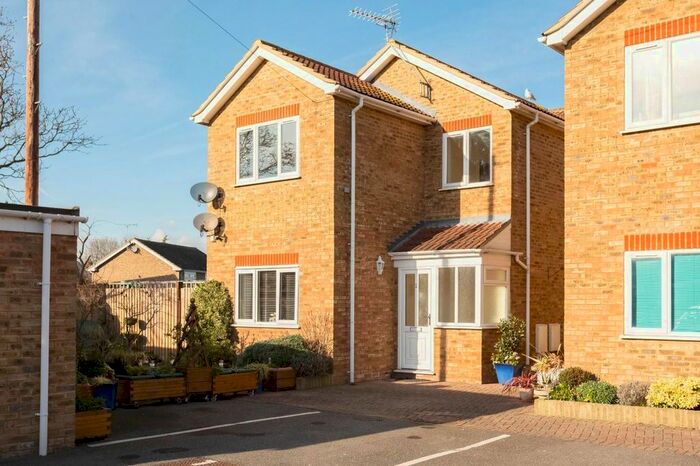 2 Bedroom Flat To Rent In Aby Court, Margate, CT9