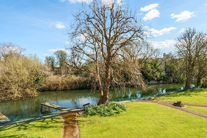 1 Bedroom Flat To Rent In Tangier Lane, Eton, Windsor, SL4