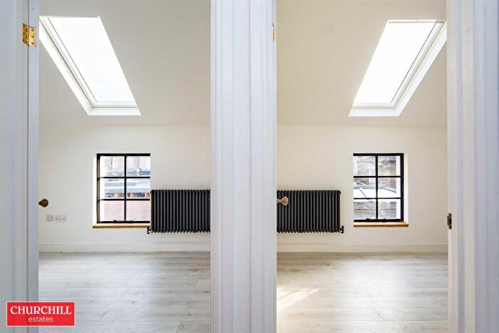 2 Bedroom End Of Terrace House For Sale In Lorne Road, London, E17