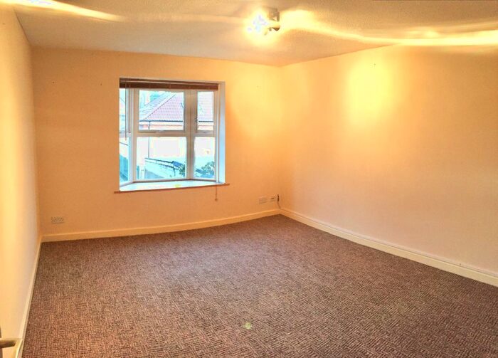 1 Bedroom Flat To Rent In Fiveacre Close, Croydon CR7