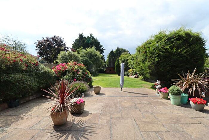 5 Bedroom Detached House For Sale In Maidstone Road, Rainham, ME8