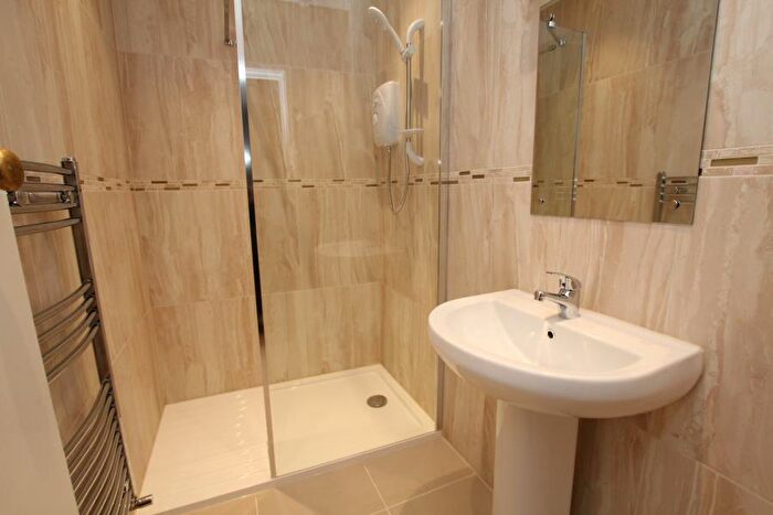 2 Bedroom Flat To Rent In Caledonia Place - Clifton Village, BS8