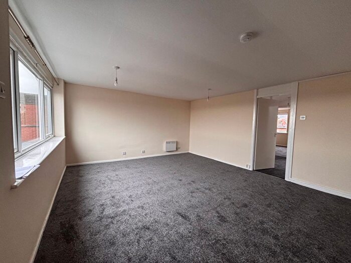 2 Bedroom Flat To Rent In Lodge Road, Rugeley, WS15