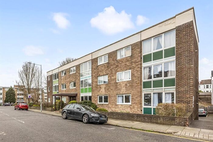 2 Bedroom Flat For Sale In Herbert Road, Preston Park, Brighton, BN1