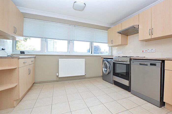 3 Bedroom Flat To Rent In Suffolk Square, Norwich, NR2