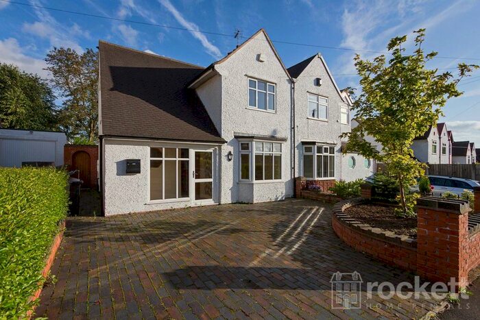 3 Bedroom Detached House To Rent In The Avenue, Hartshill, Stoke On Trent, ST4
