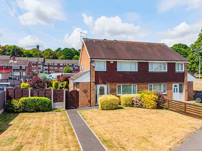 3 Bedroom Semi-Detached House For Sale In Lapwater Road, Rotherham, S61