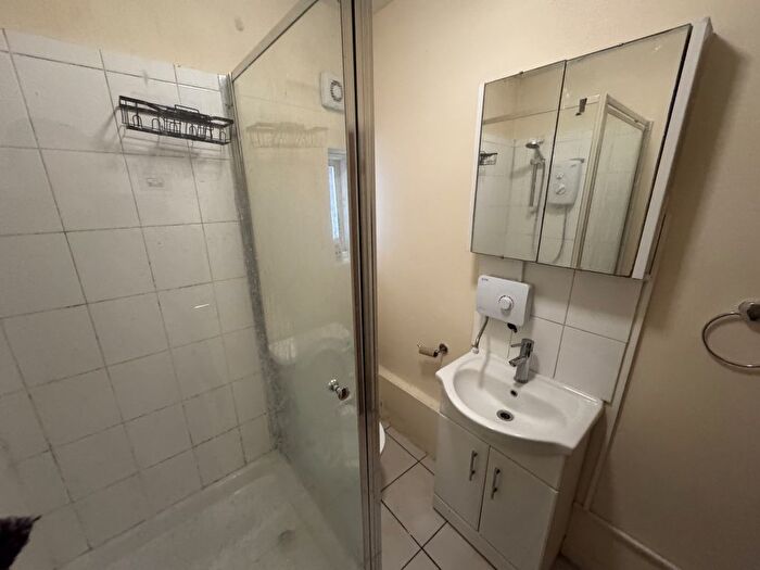 1 Bedroom Flat To Rent In Cherry Orchard Road, Croydon, Surrey, CR0