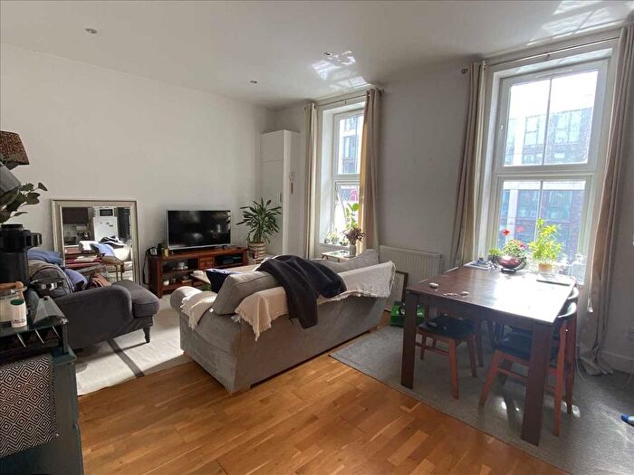 2 Bedroom Flat To Rent In Upper Richmond Road, London, Putney, SW15