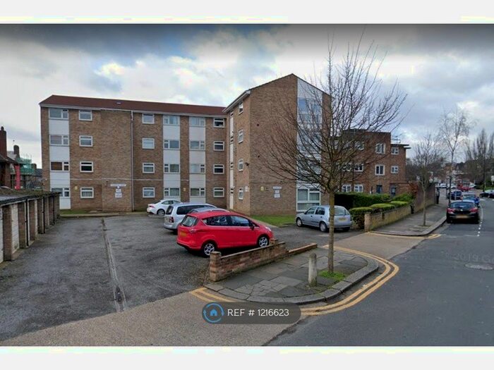 1 Bedroom Flat To Rent In Pickering Court, London N22