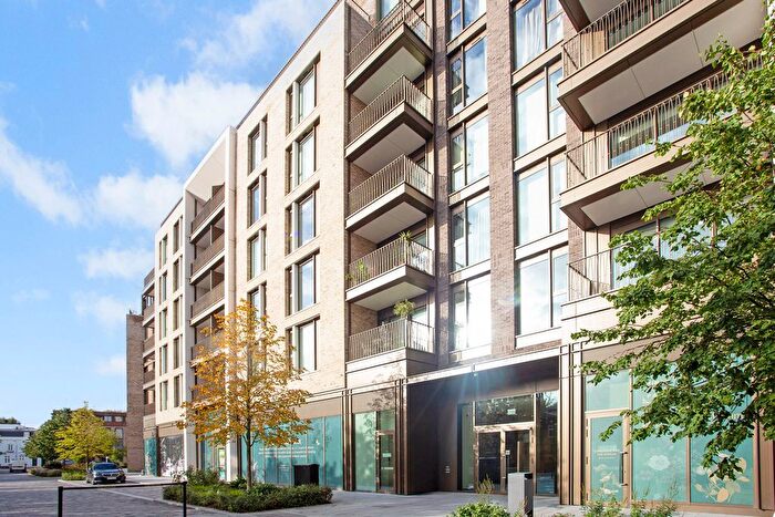 2 Bedroom Flat To Rent In Parkland Walk, London, SW6