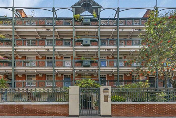 1 Bedroom Flat To Rent In Martlett Court, London, WC2B