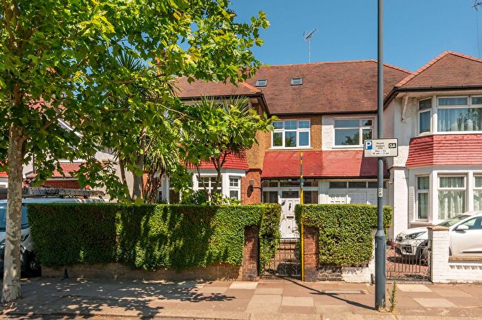 5 Bedroom Semi-Detached House To Rent In Anson Road, Willesden Green, London, NW2