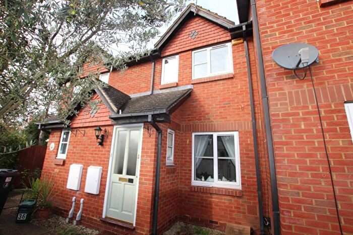 2 Bedroom Terraced House To Rent In West End, Woking, GU24