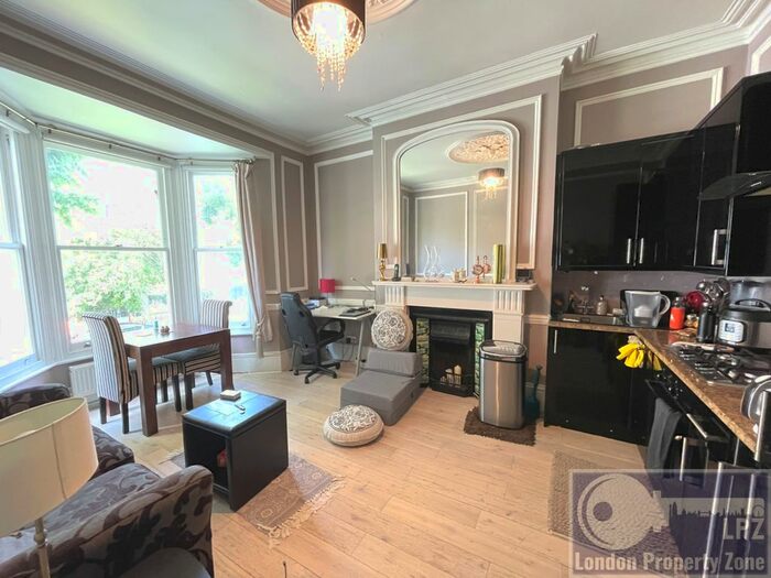 1 Bedroom Flat To Rent In Hammersmith Grove, Hammersmith, W6