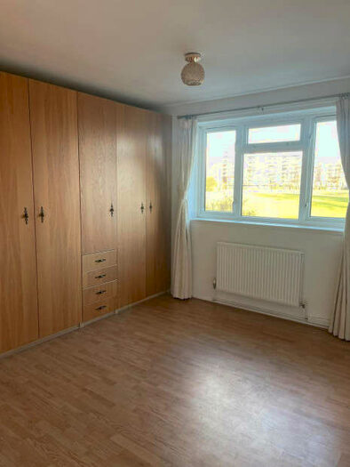 2 Bedroom Flat To Rent In Hepworth Gardens, Barking, IG11