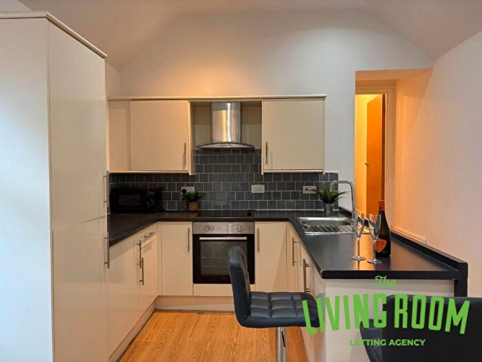 1 Bedroom Flat To Rent In City Road, Roath, Cardiff, CF24