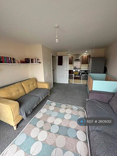 2 Bedroom Flat To Rent In Onyx Crescent, Leicester, LE4