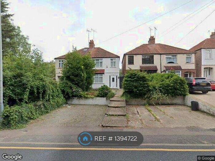 3 Bedroom Semi-Detached House To Rent In Kingston Lane, Uxbridge, UB8