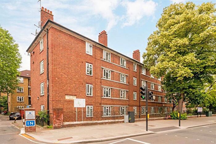 2 Bedroom Flat To Rent In Robert Owen House, Bishops Park, SW6