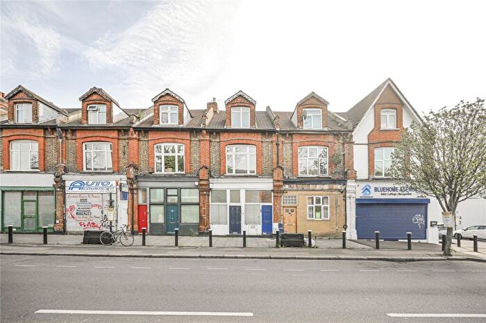 3 Bedroom Apartment For Sale In Wightman Road, London, N4