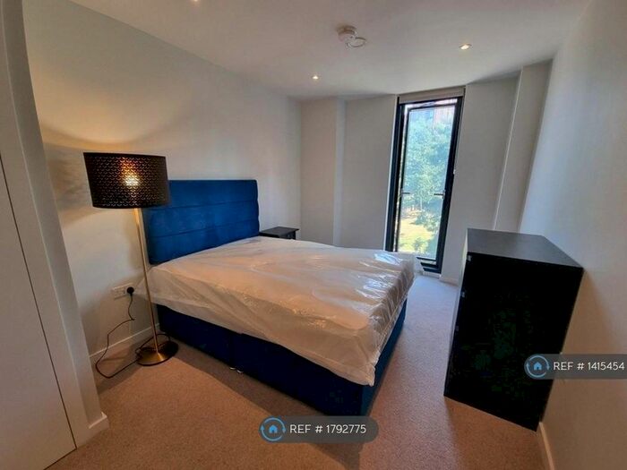 2 Bedroom Flat To Rent In Aspin Lane, Manchester, M4